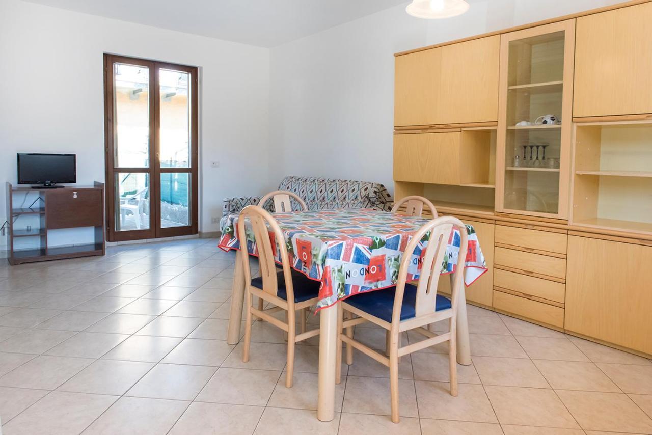 S130 - Sirolo, Deliziosa Villetta Con Terrazzo Bagian luar foto
