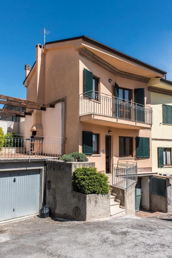S130 - Sirolo, Deliziosa Villetta Con Terrazzo Bagian luar foto