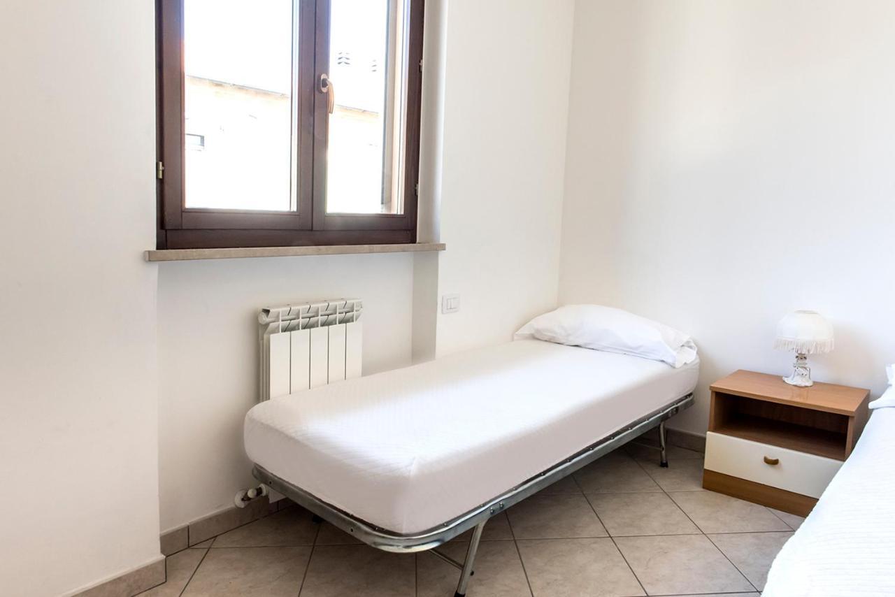 S130 - Sirolo, Deliziosa Villetta Con Terrazzo Bagian luar foto